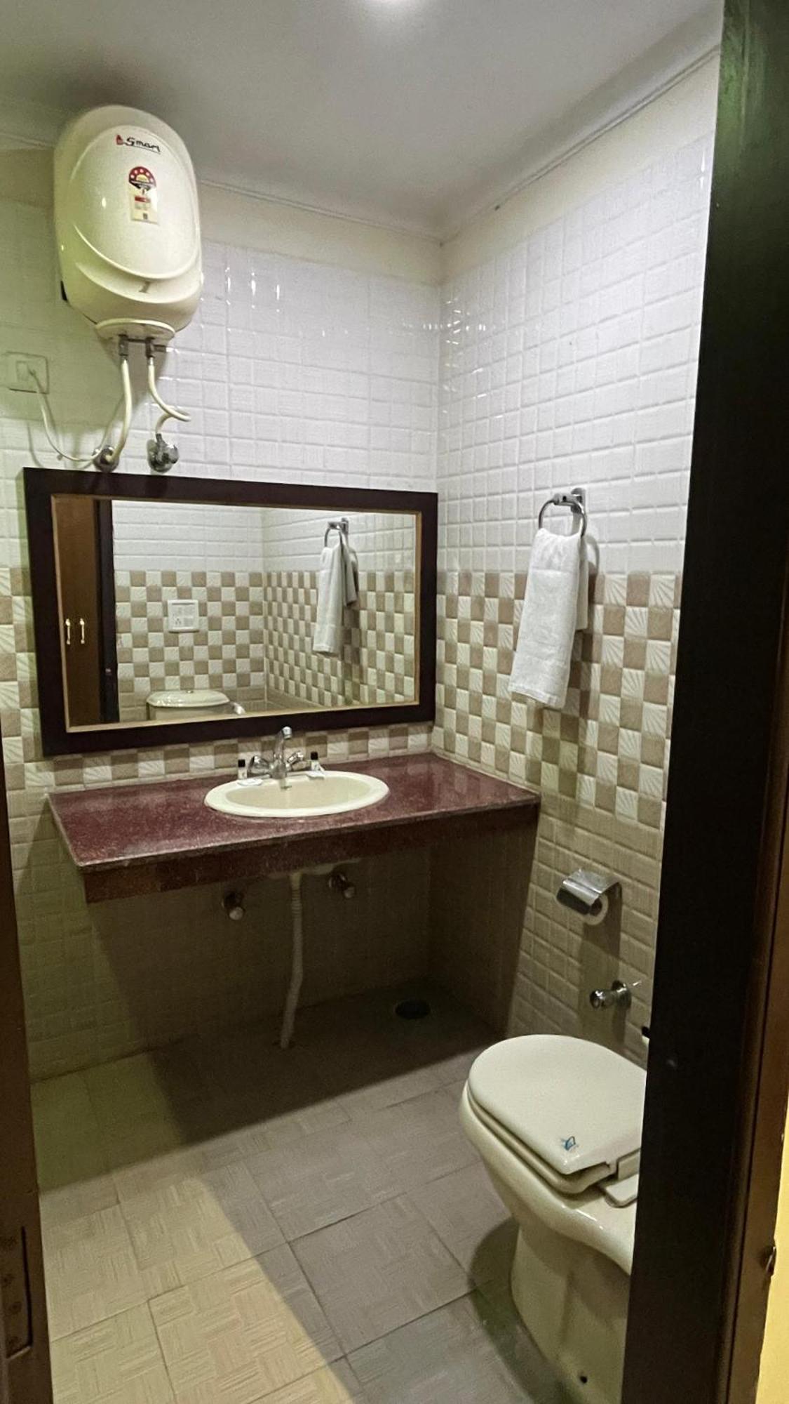 Hotel Vasu International Phagwara Exterior photo